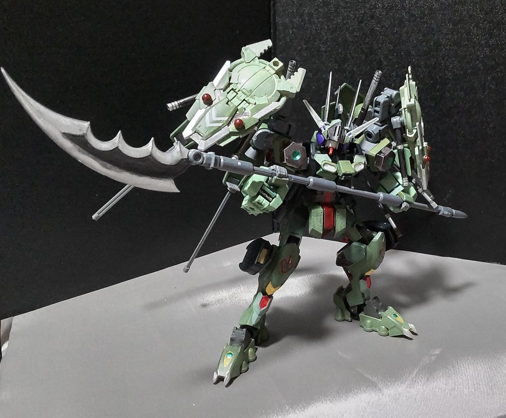 以降、ポーズ集。大型槍バルディッシュは特に変更は無いが、エリゴールにとって一番の武器なのは言うまでもない。