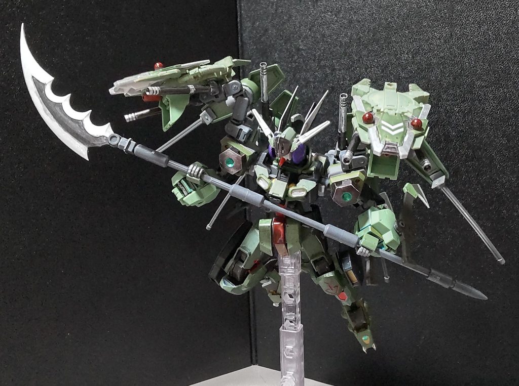 蛇とは言いつつも、見方次第ではドラゴンと言っても通用するかな?