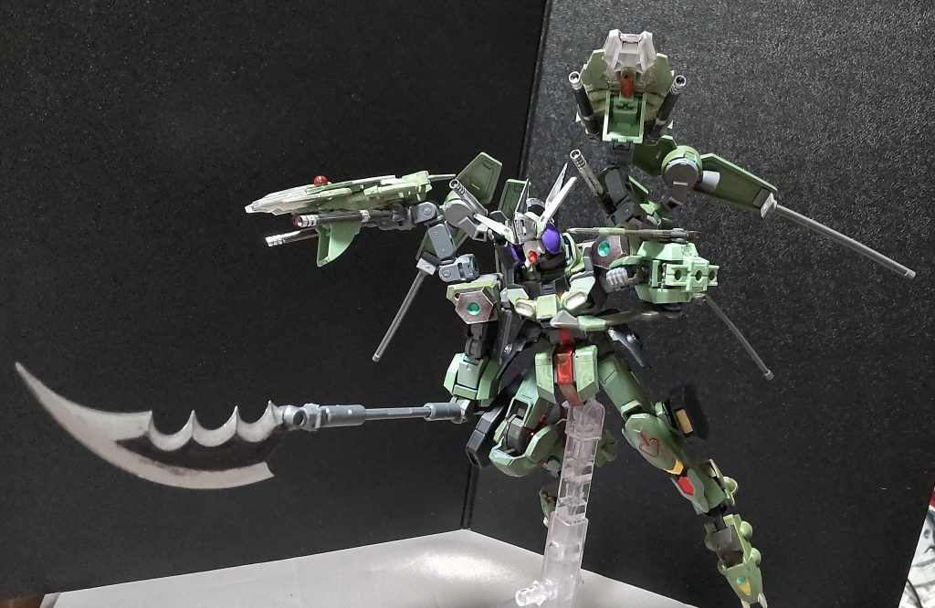 突撃モード展開その1キャノン砲を撃ちつつ、火炎放射で攻撃!