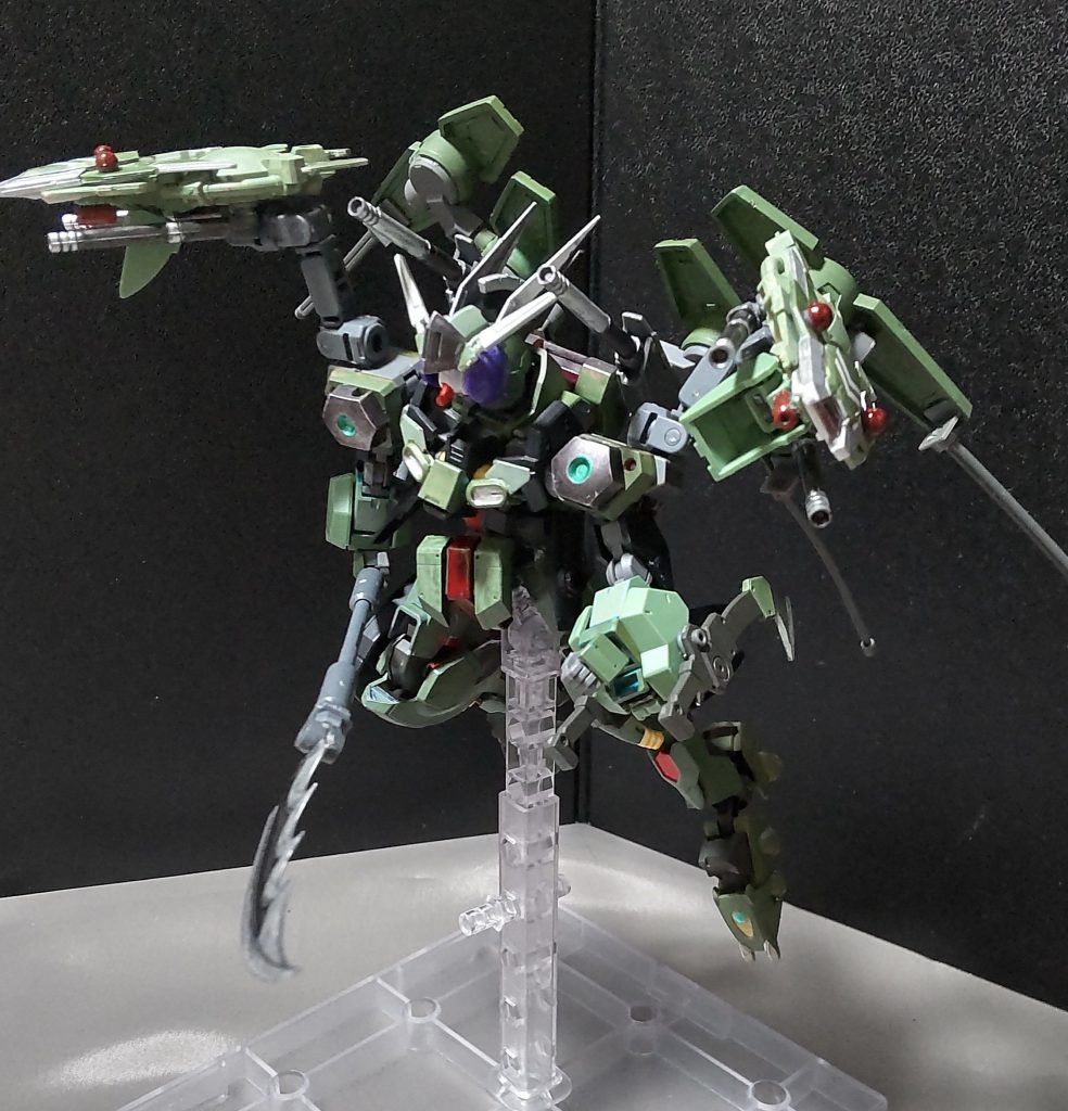 30MMの企画が出て来た時、新しく何か作ろうかと考えてはいたのですが、予算の都合上、完成済みの作品を改良しようという事で、ガンダムエリゴールを選出しました。結果的に以前とは見た目も変わり、強くなってくれました。