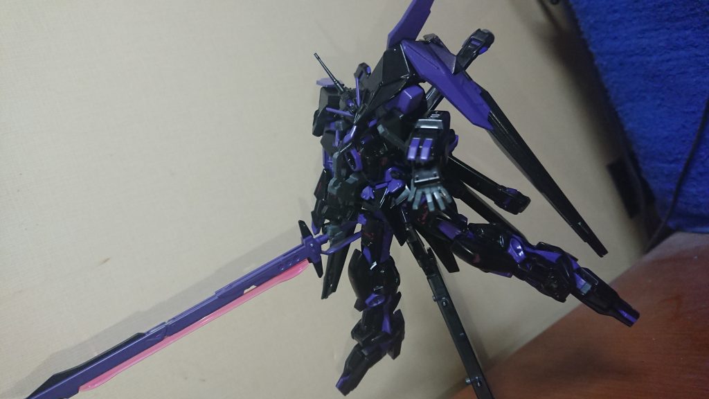 大型の機体との戦闘も想定し、アロンダイトの使用も可能となってます…可動域は何とか維持出来ました(^^;