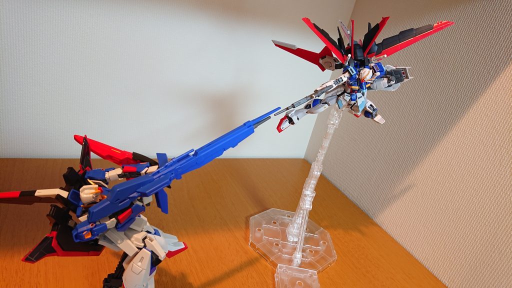 色々なガンダムVSガンダム–4枚目/制作者：刺身オレンジ