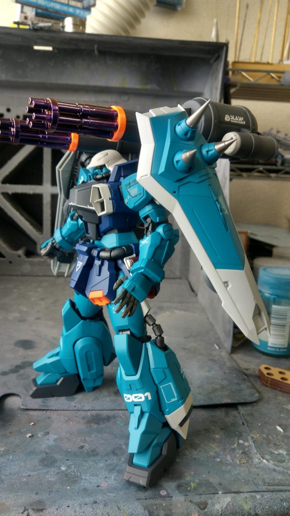 側面からです。やはりスラッシュウィザードは重いのか、これ以上仰角上げるとこけます。