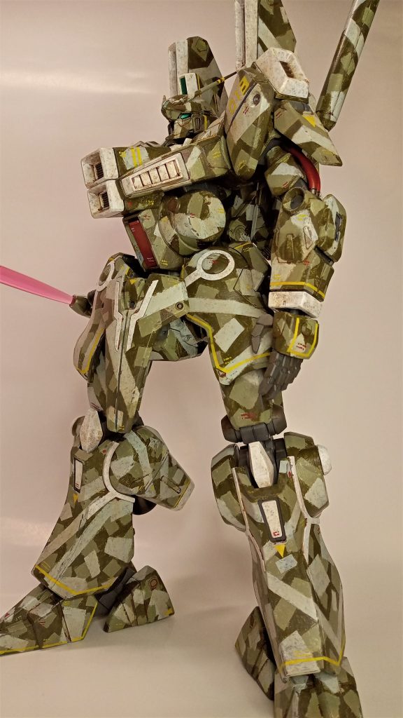 ビームサーベルがでかすぎて写真に納まりません。