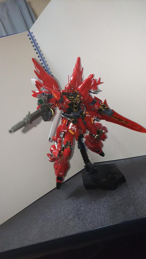 中々、色んなパーツが取れてしまいポーズに苦労しました