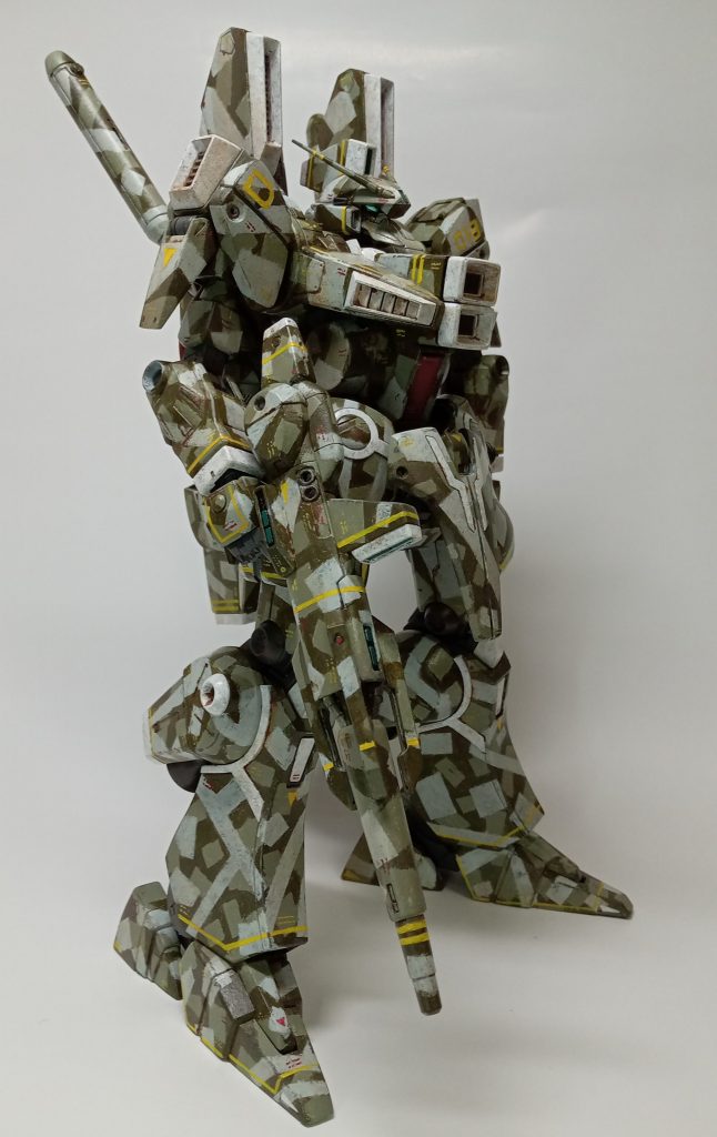 ライフルも本体と同色に。マーキング含めいい感じにできたと思います。