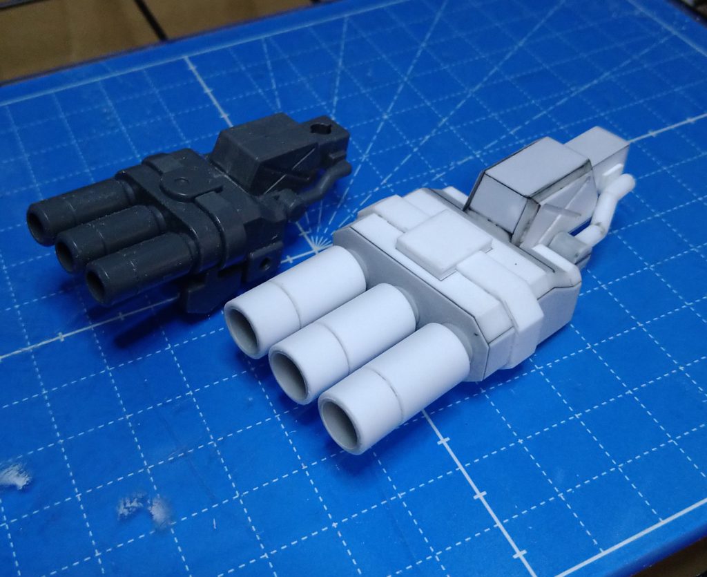 3連装ガトリング砲は約1/70で作っています