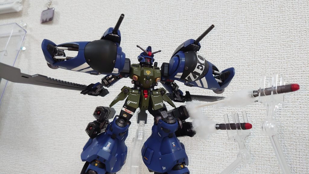 ミサイル発射エフェクトは、綿棒と綿です。細部はまだまだ荒いですが、楽しんで作成しましたwお目汚しありがとーございますm(__)m