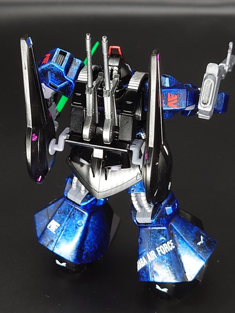 キットには、付属のデカールが付いていなかったので、エウーゴなんかの水転写デカールをいろいろと貼ってみました。