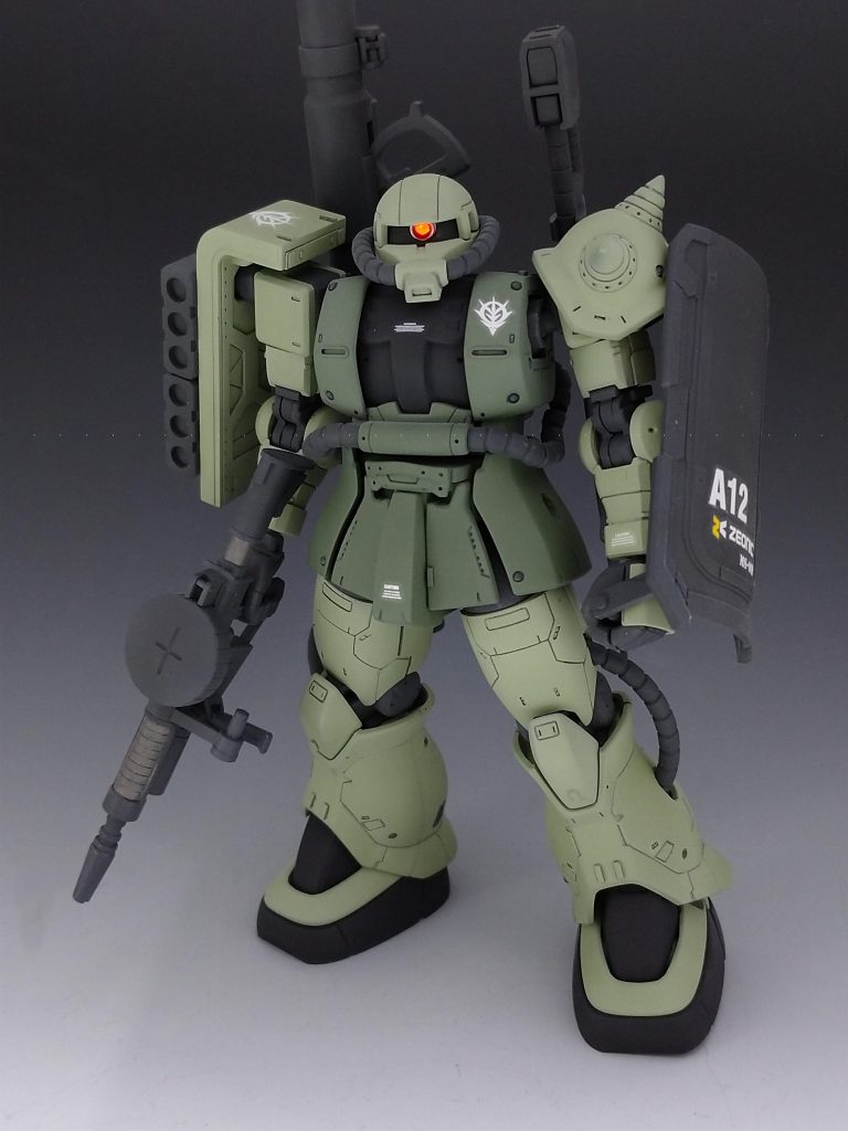 正面から撮影。ミライトの発光がいい感じになったと思います。