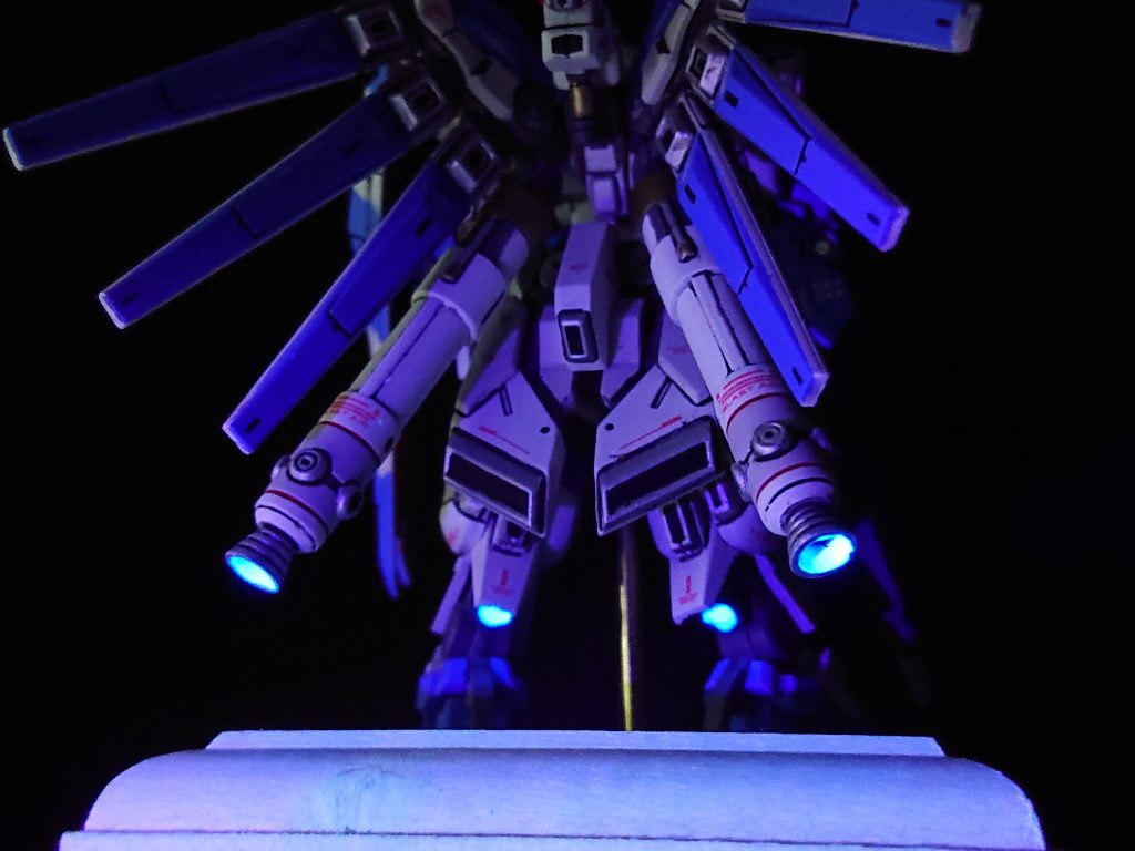 ガンダムアーティファクト Hi-νガンダム–3枚目/制作者：ポンポン