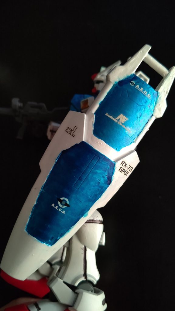 シールドもエゥーゴ仕様というイメージになっています