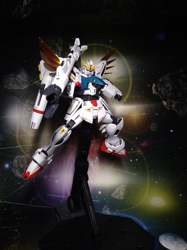 独特の形状のビームランチャー　旧キットは構えるのが大変がったのが今では持たせやすくなった相変わらず腰へのマウントのし辛さと保持力に難ありだけど・・・