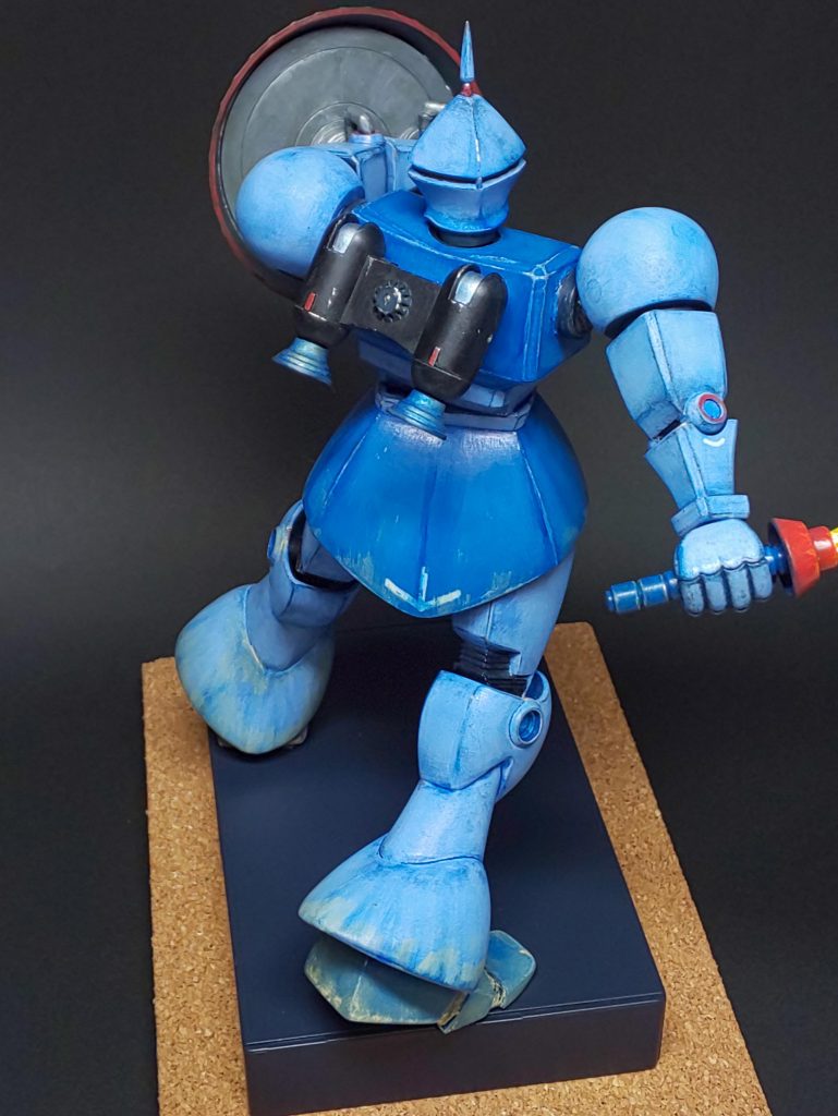 お父様が仰るには、全て筆塗りでﾊﾞｰﾆｱ等わずかの流用ﾊﾟｰﾂ以外の部品は ほぼキットのもので、あとはプラ材等だそうですわ。何を仰られているのか、わたくしには さっぱりですわ。