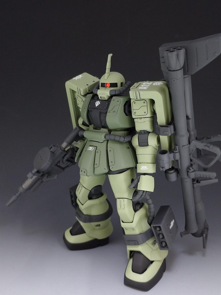 上下を合わせただけだと足が短くなってしまうので太ももで2㎜ほど延長しました。また少しディテールアップしてます。