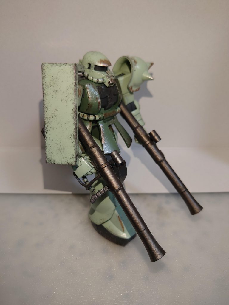 ザクⅡパーツ無くしたからチッピング–2枚目/制作者：フローラ