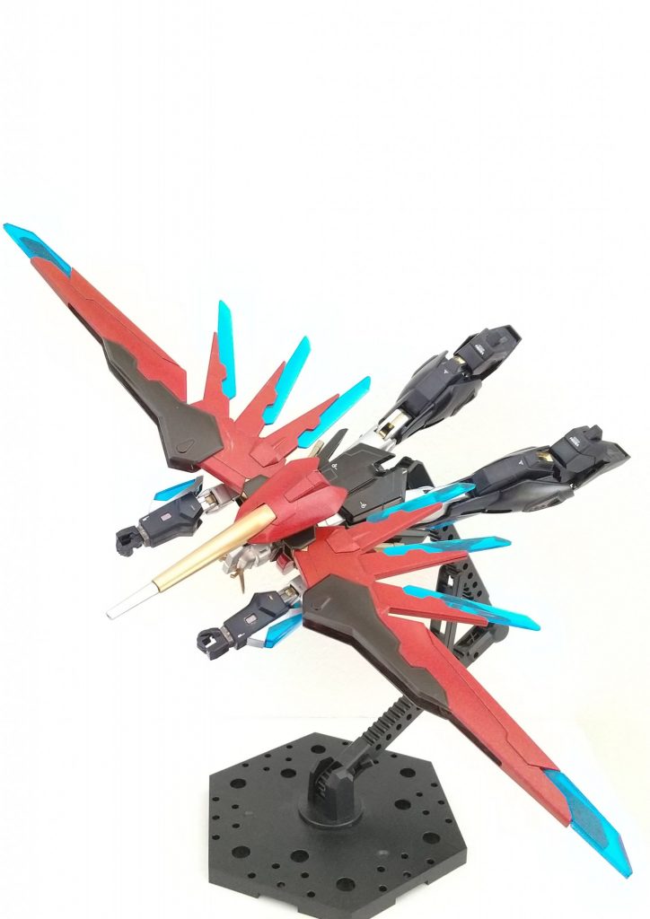 グレートブースター！ 的なポーズ。熱血と必中は、忘れずに。