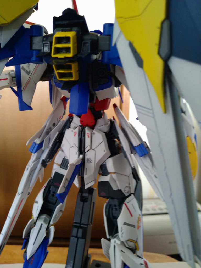 背面のストッパーの赤いパーツを加工して保持力を上げつつ可変機構に影響ないように手を加えました制作工程に加工方法を載せたので良ければ参考にしてください