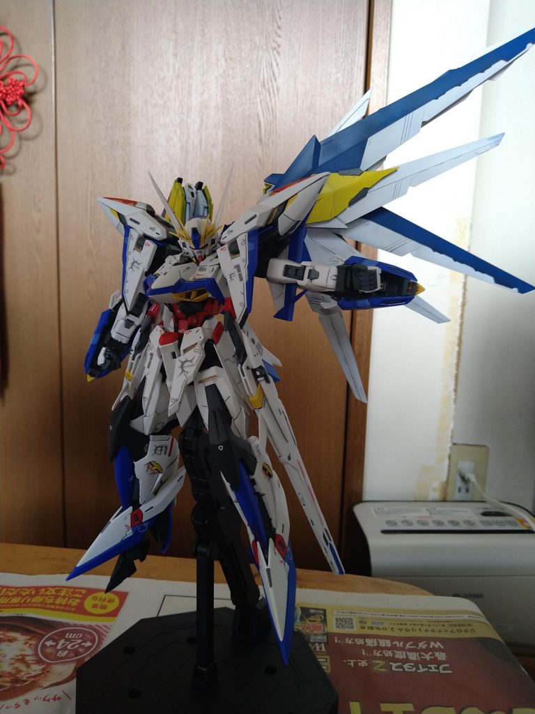 背面の関節部が弱いのが気になり色々補強を施しました