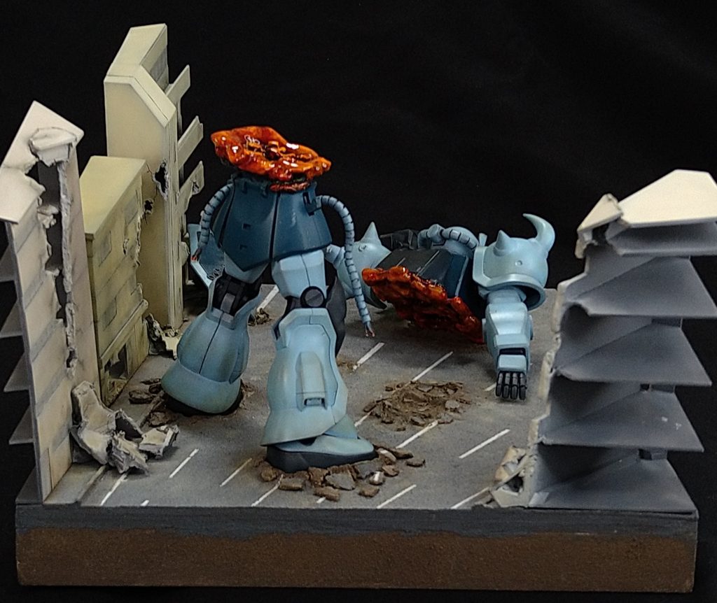 後ろから見るとよくわからない絵になります