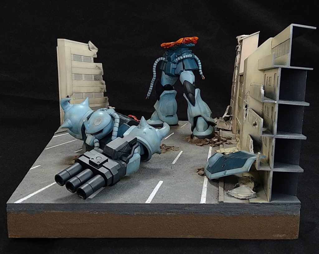 真正面からは奥行きのある立体に見え