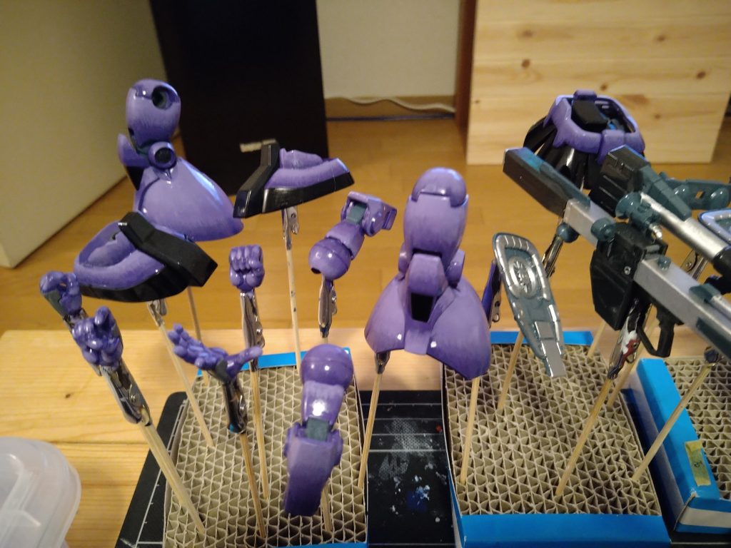 徐々に明るい色を重ねていきます