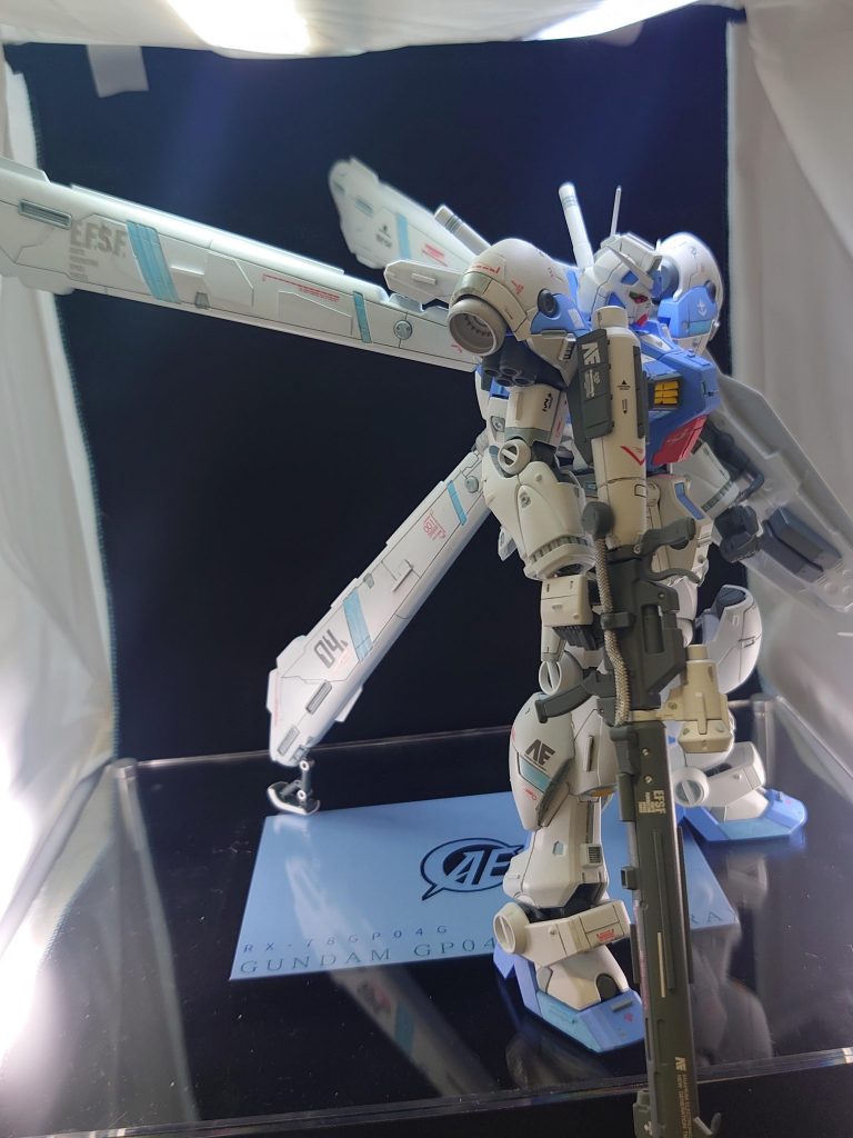 それと今回はコンテストに参加するといった目的の作成でもあった為、ファレホなどでの部分塗装にも力を入れています。パネルラインやダクトなどを意識して塗り分け、他のディテールとの相乗効果を狙いました。が筆ムラが相変わらず…。精進します。