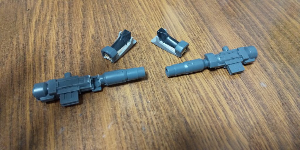 腕は30MMのパーツの切り出しとフラッグのパーツで作り直し。