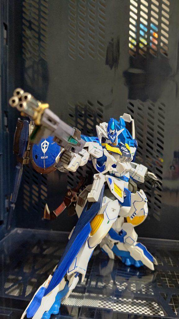 ドッズライフルのバレルを改造し、ガトリングのような形のドッズGブラスターです。