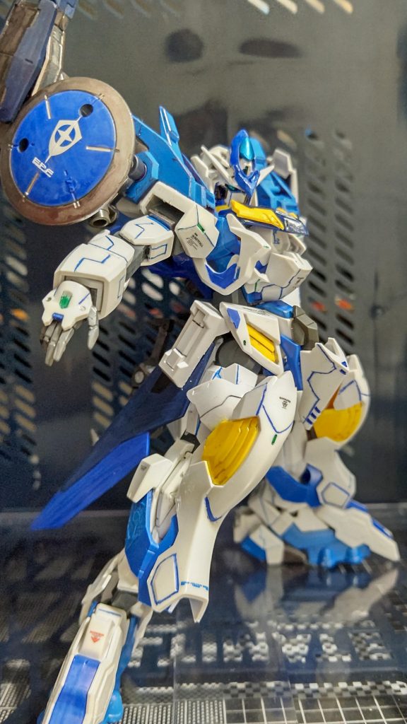 AGEの水転写デカールも発売されたこととカラーリングから最初はAGE-1 2号機を作成していたのですが、気づけばいつも通りミキシングしていました。Zコンも始まり先にこちらを完成できて良かったです♪自由にミキシングしてオリジナル機体を作るのが好きなんだな～と自分で再認識致しました(￣▽￣;)最後までご覧頂きありがとうございました。 