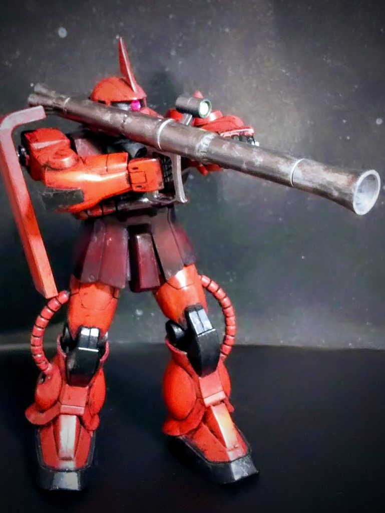 シャア専用ザクにはバズーカがよく似合います！（バズーカはHGのシャア専用ザクから拝借しました。）