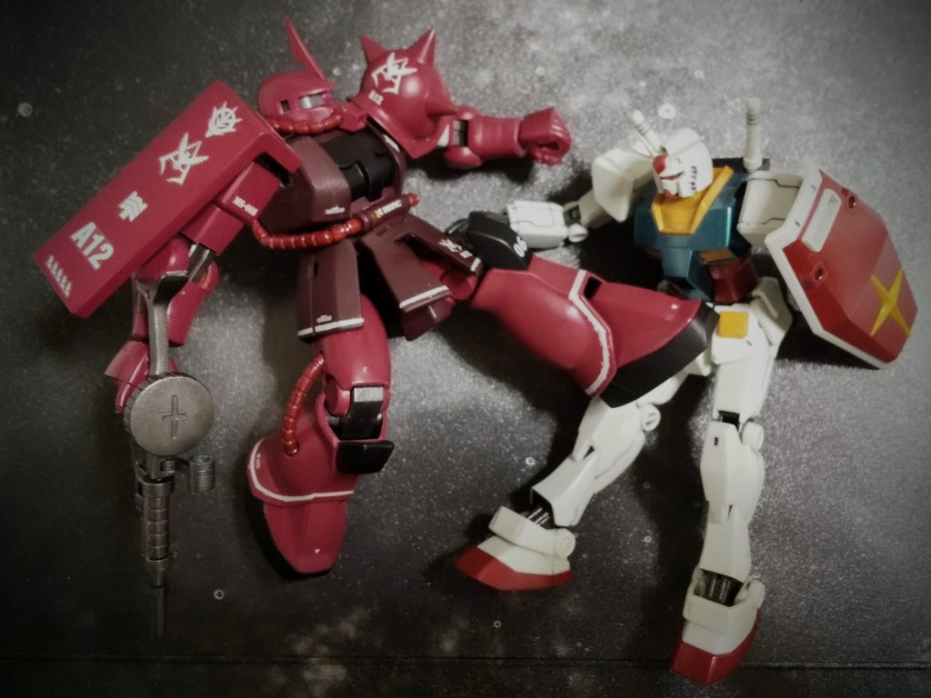 お約束のシーンですwご覧頂きありがとうございます。他にFGのシャア専用ザクも投稿しています。良かったら見比べてみてください。