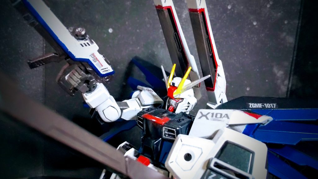 腰のレールガンは接続部が弱く破損必須です(;_;)ご覧頂きありがとうございました。