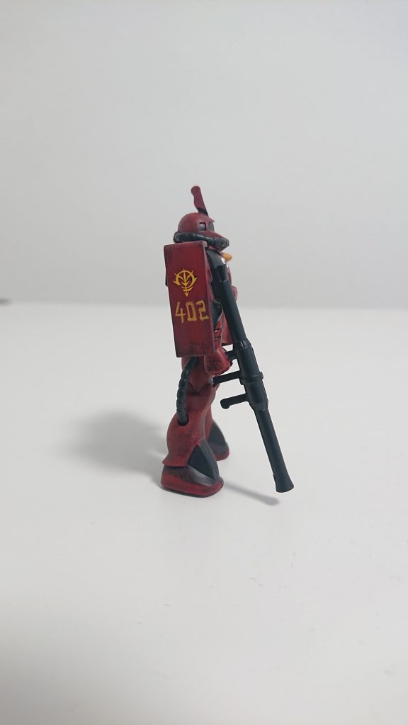 盾にもシールと手書きで【402】結構、歪んでますね…目を細めてご覧下さいませ。