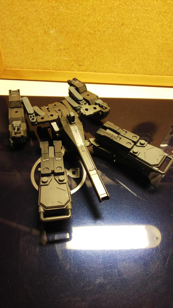 支援機であり合体兵器である『スパイダードック』!この形態は移動形態です。