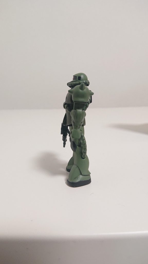 左側面より。小ぶりなスパイクがかわいい実際、アニメではこれくらいだったと思います。