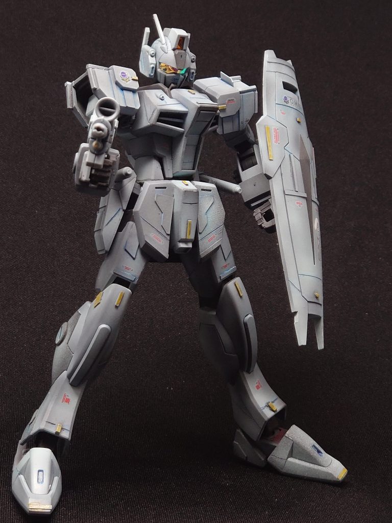 総合して見た時いかにもな量産機っぽく見えるよう改造しました。