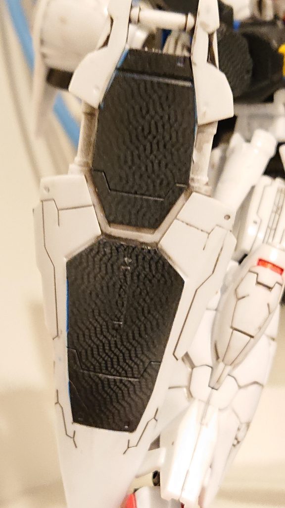 スミ入れはシタデルのNULN OILで雑にやってから、マジックリン付けた綿棒拭き取りの手抜き感です。