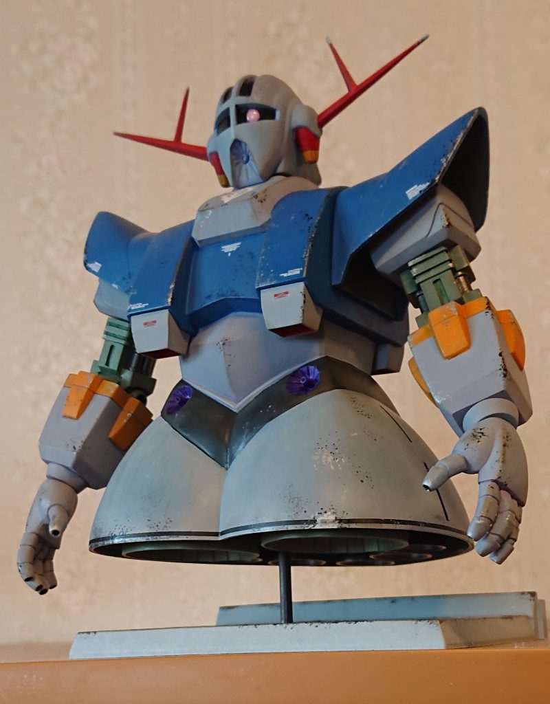 胸のバーニアを根本で2㍉カットしてありますちょっとオーバーに汚してみました。