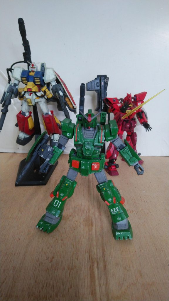 パーフェクトガンダム二体、借り物です３体並ぶと壮観です