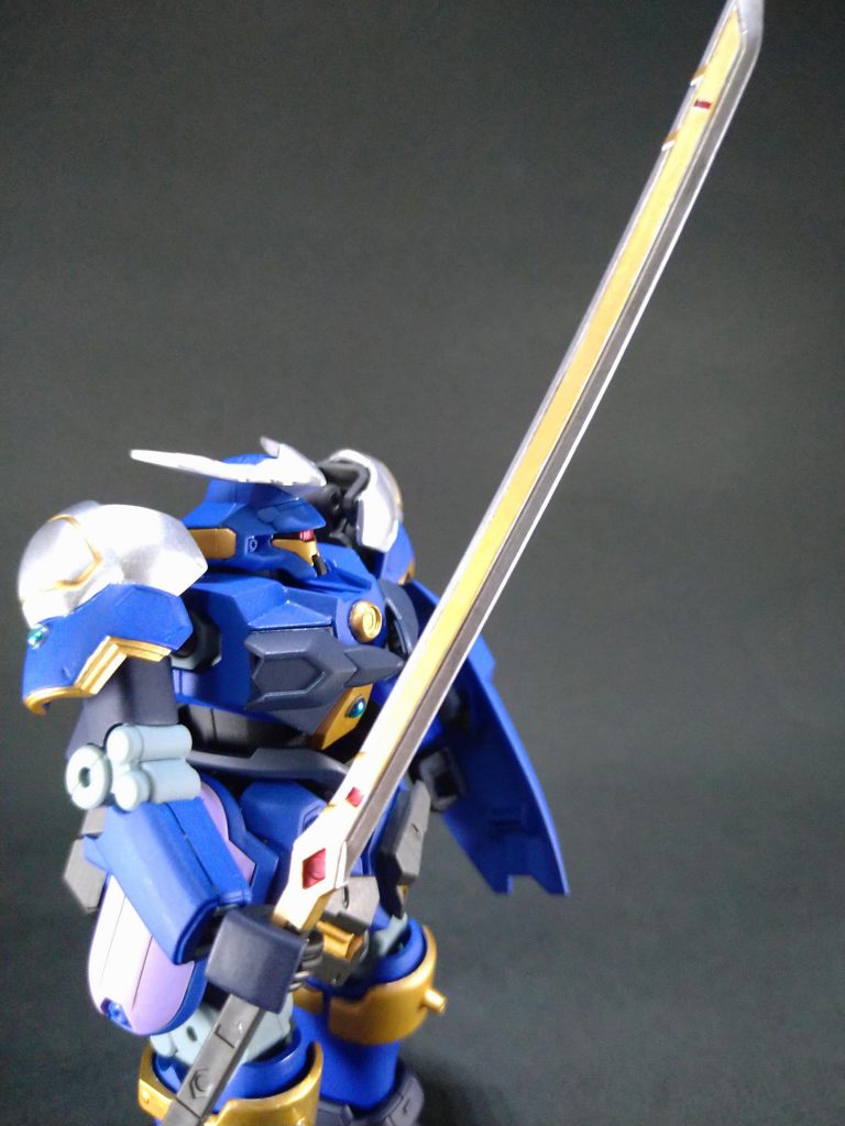ムラサメソードはバルバトスから。ホビーカラーのシルバー、ゴールド、メタリックレッドで塗装。
