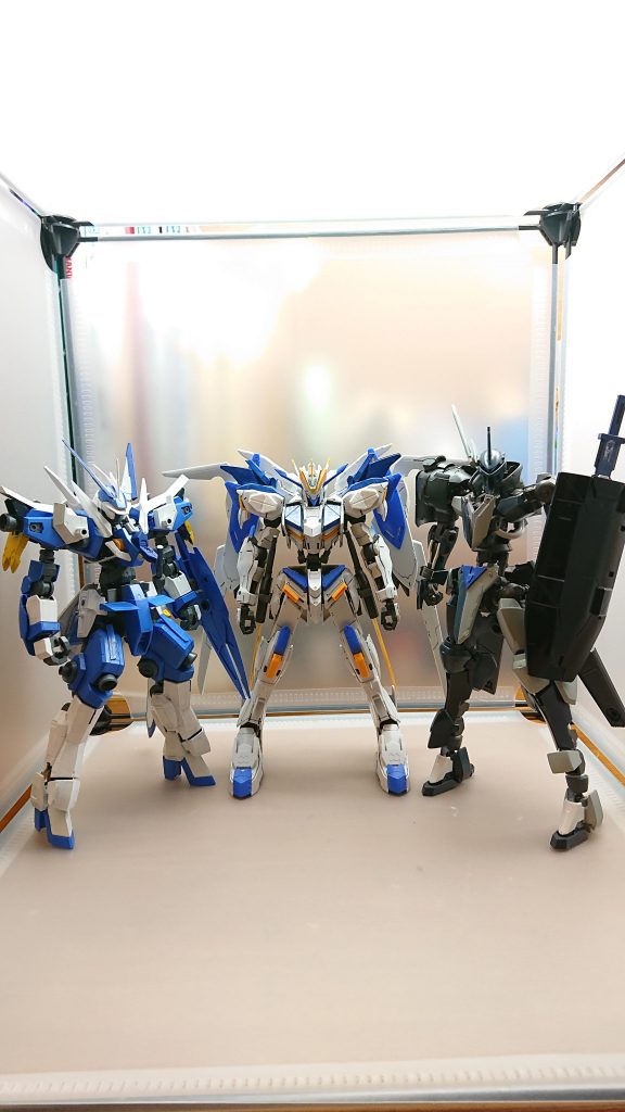 最新のグレイズが配備されたことにより戦力が大幅に強化された白天騎士団彼らが問題なく連携と任務を遂行できるのは団長バエルアンギルのパイロットのカリスマ性があってこそと云われている但し団長や彼らを纏める人間がいなくなった場合白天騎士団はどうなるかそれはご想像にお任せしよう