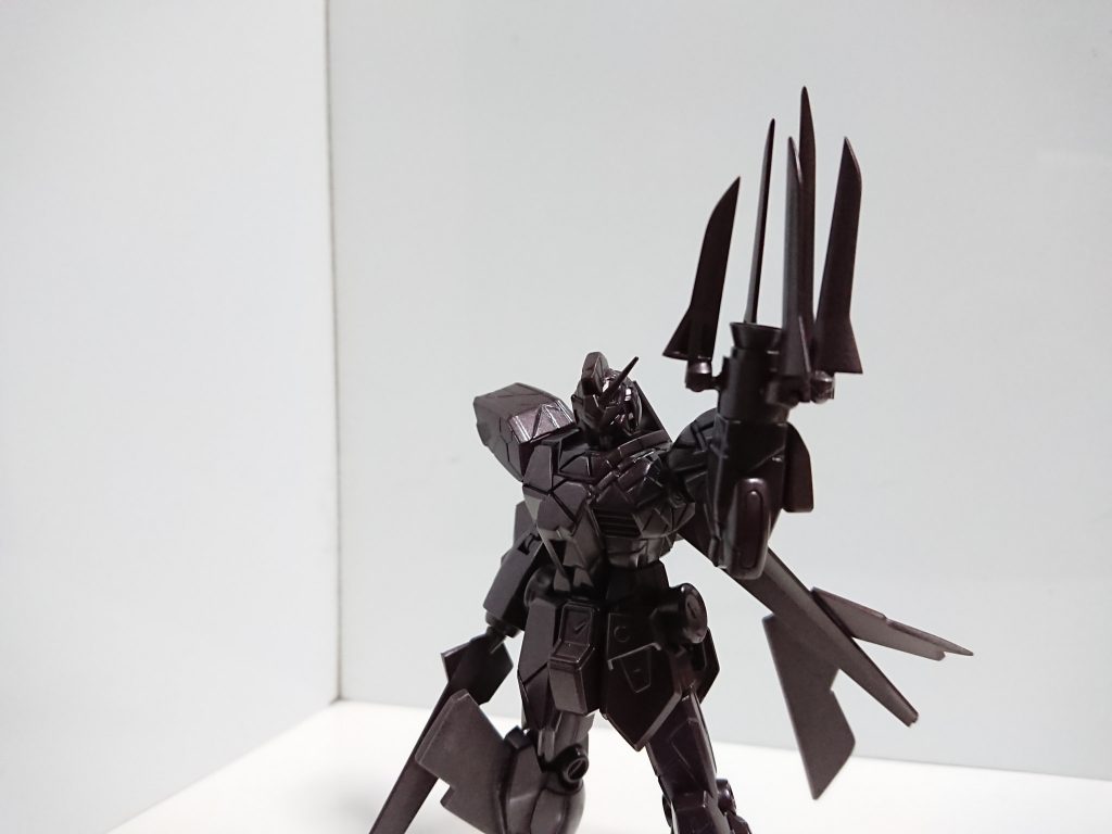 武装２ バグスフィンガーターンXを使うダイバーと戦い作り出した腕。本家の用に分離して飛ばすことは出来ないがビームの吸収や発射そしてシャイニングフィンガーが可能。