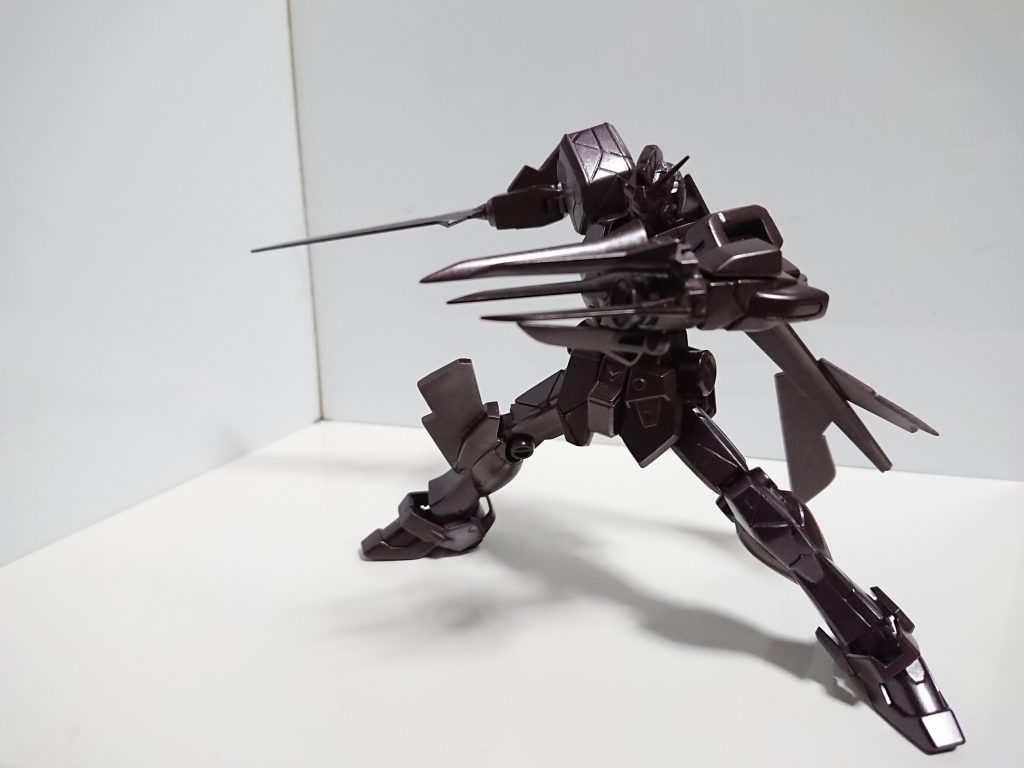 中心部は何かのブースター？で指はティルトローターのプロペラを加工してボールデンで接続してます。