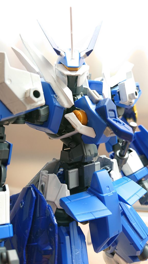 兄[なぜ！？・・・・・・・・・・・・なぜ妹が騎士団の象徴であるあの機体を操れるんだ！！]