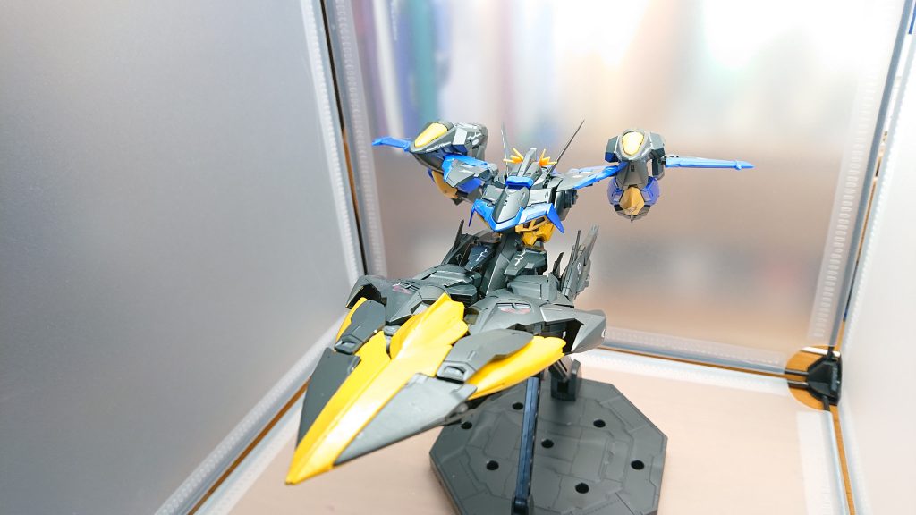 ミラージュコロイドを駆使することで突然と姿を表し任務を遂行これ本当に救助用の機体なのか？