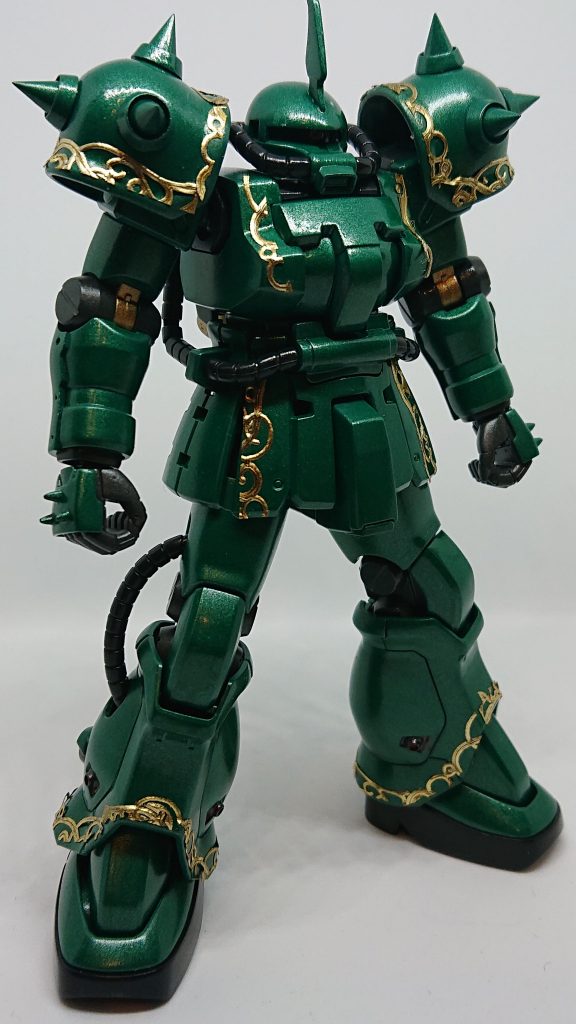 制作に当たり1番の問題点のエングレービングはネットで見つけたシールを貼り付けました。