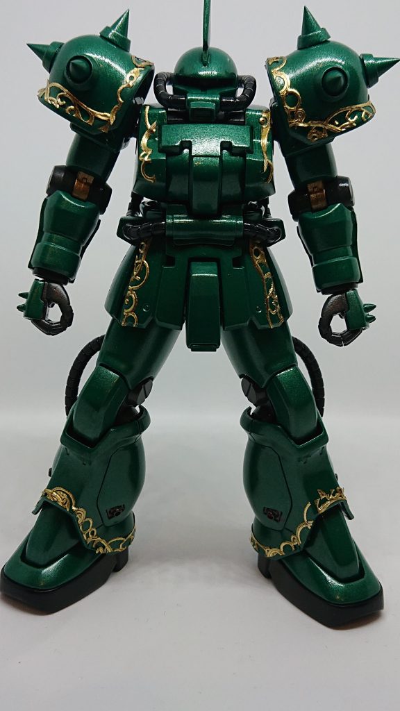 ショルダーアーマーの高さが少し上過ぎですね。