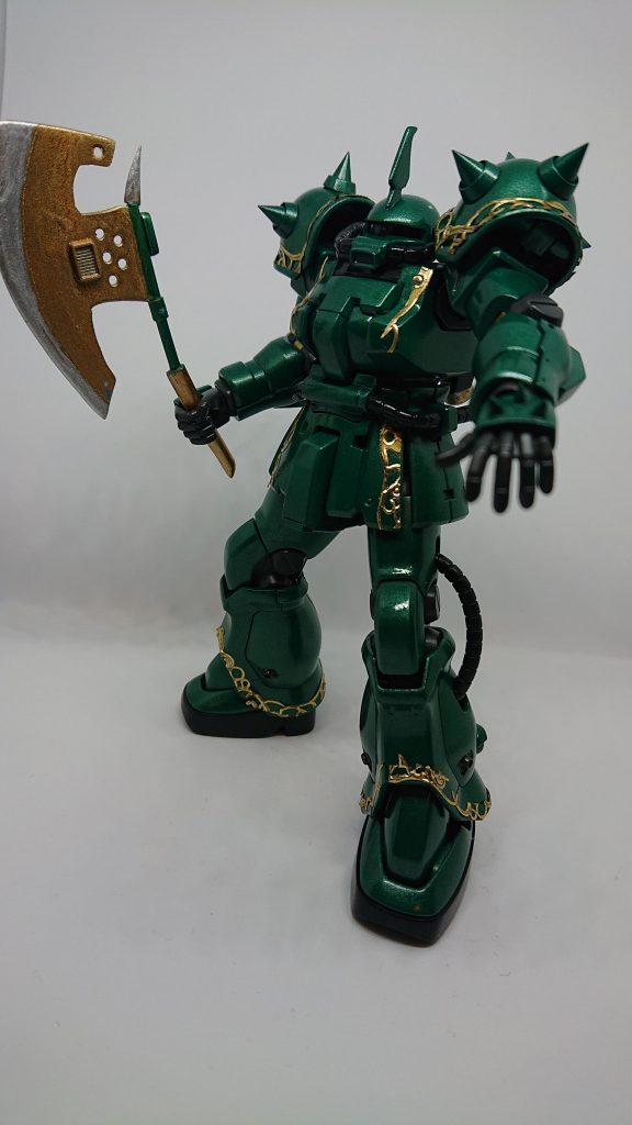 ドズルザクと言えば大型ヒートホーク❗これもプラ板とプラ棒から制作しましたが、イマイチの出来です。