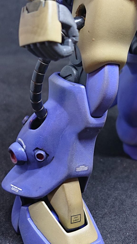 下腿部のアポジモーターもウェーブのフラットバーニアでディテールアップ。